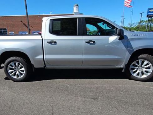 Used 2021 Chevrolet Silverado 1500 Custom AWD/4WD image 9