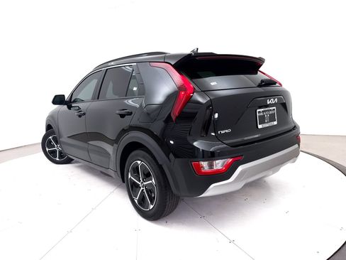 Certified 2025 Kia Niro EX FWD image 2