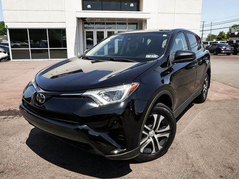Used 2018 Toyota RAV4 LE w/ All Weather Liner Package AWD/4WD image 7