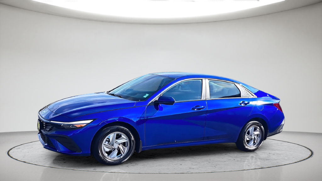 Used 2026 Hyundai Elantra SE FWD image 12