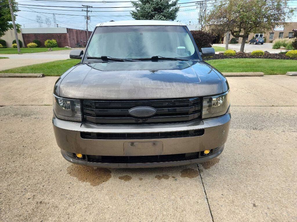 Used 2011 Ford Flex SE FWD image 2