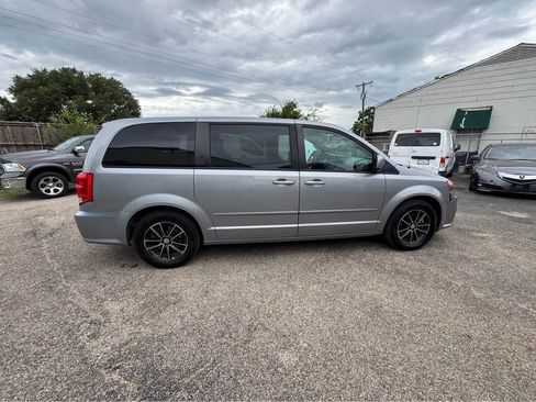 Used 2015 Dodge Grand Caravan R/T image 13