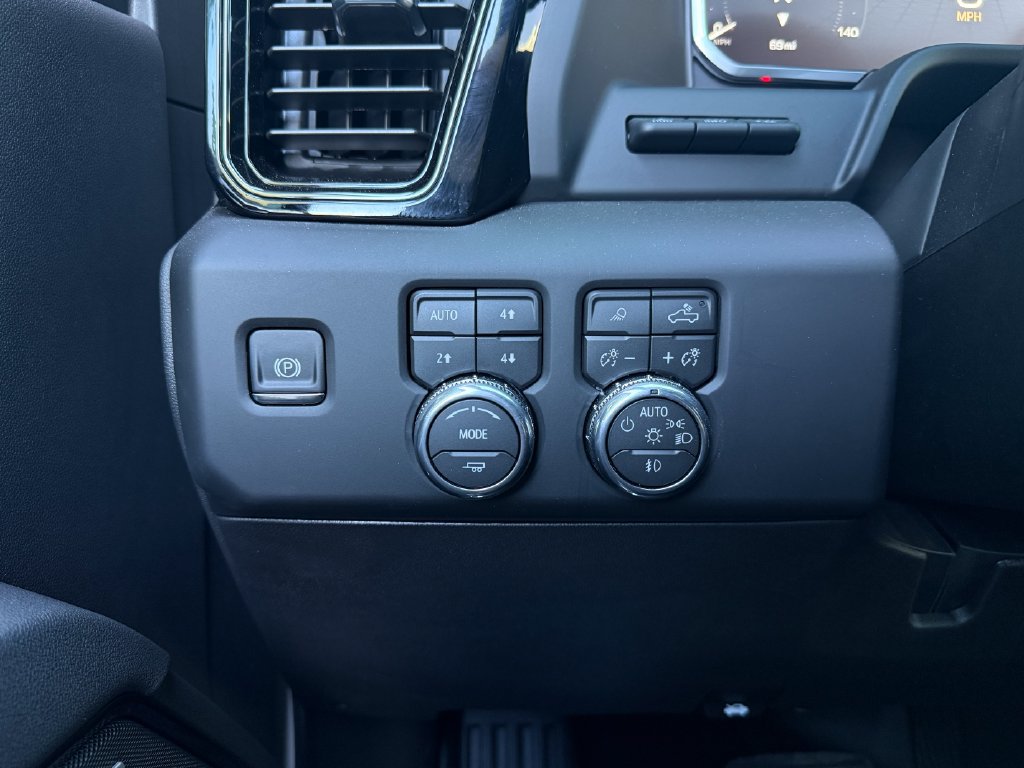 Used 2026 GMC Sierra 2500 AT4 w/ AT4 Premium Plus Package AWD/4WD image 32