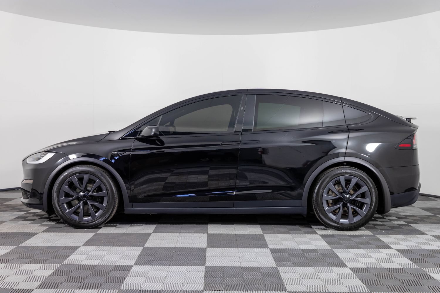 Used 2023 Tesla Model X Plaid AWD/4WD image 3