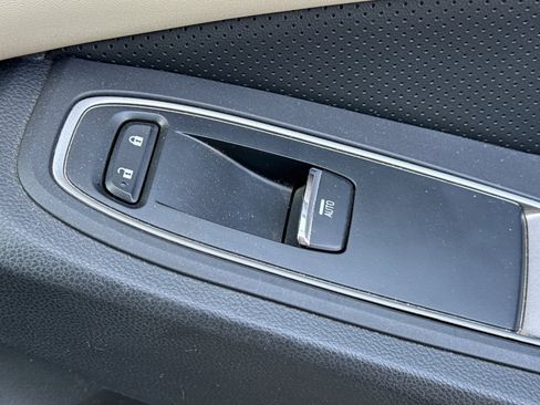 Used 2019 Subaru Ascent Limited image 20