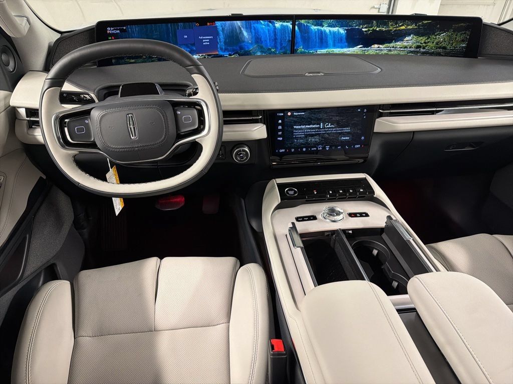 Used 2026 Lincoln Navigator L Reserve AWD/4WD image 8