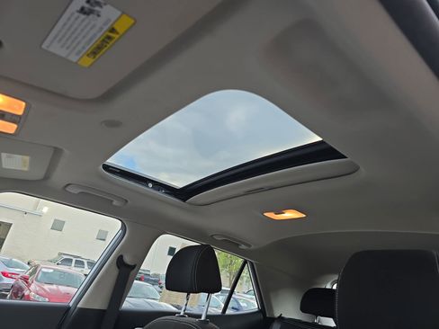 Used 2022 Hyundai Venue SEL w/ Cargo Package image 32