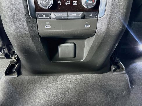 Certified 2022 GMC Yukon XL AT4 AWD/4WD image 27