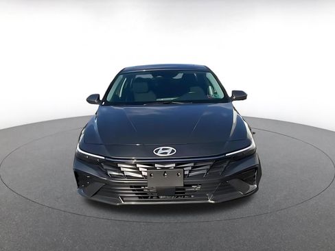 Used 2025 Hyundai Elantra SEL image 5