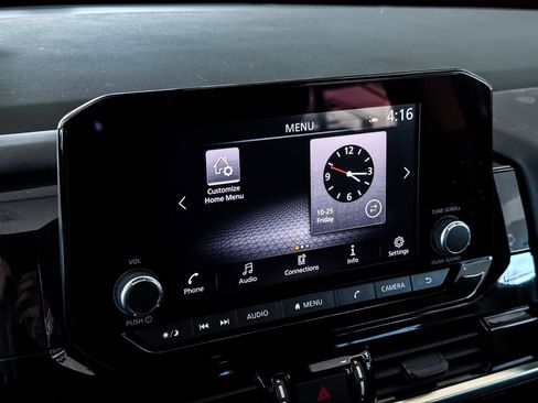 Used 2025 Nissan Pathfinder SV image 49