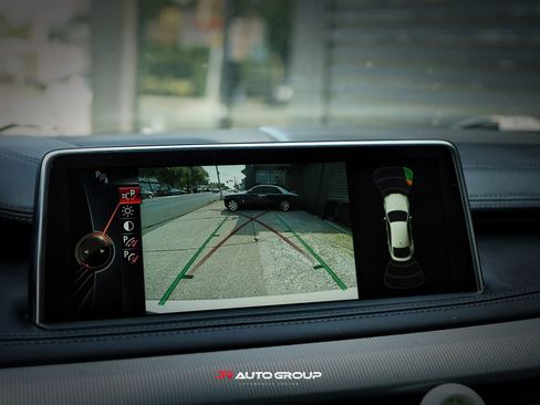 Used 2016 BMW X6 M image 17