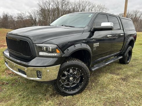 Used 2015 RAM 1500 Laramie w/ Convenience Group image 10