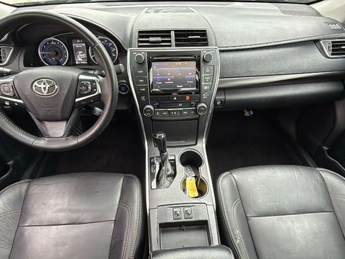 Used 2017 Toyota Camry XLE w/ Moonroof Package image 16