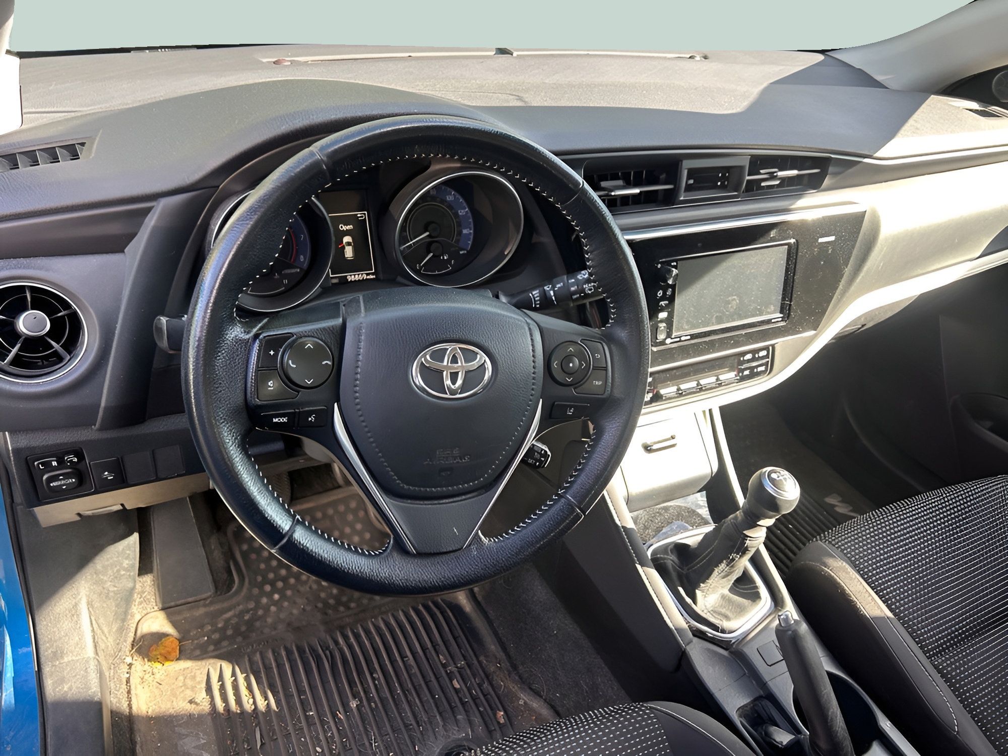 Used 2018 Toyota Corolla iM w/ All-Weather Mat Package FWD image 19
