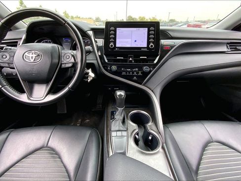 Used 2024 Toyota Camry SE image 15