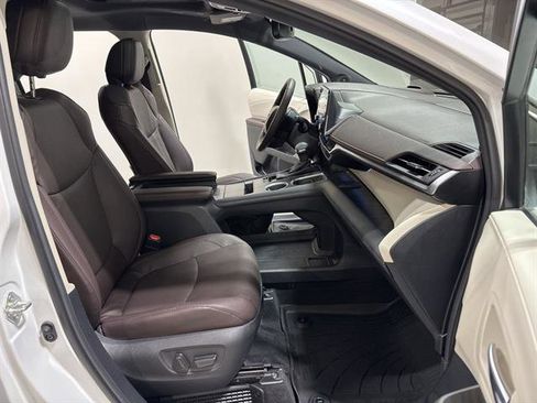 Used 2024 Toyota Sienna Platinum image 24