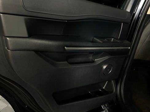 Used 2024 Ford Expedition XLT image 25