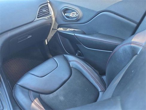 Used 2021 Jeep Cherokee Trailhawk w/ Trailer Tow Group image 11