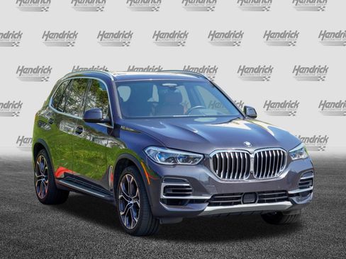 Used 2022 BMW X5 xDrive40i w/ Executive Package AWD/4WD image 2