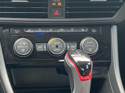 Certified 2024 Volkswagen Jetta GLI Autobahn FWD image 9