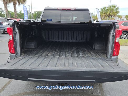 Used 2022 Chevrolet Silverado 1500 LTZ w/ LTZ Convenience Package II AWD/4WD image 13
