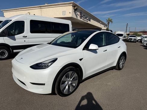 Used 2021 Tesla Model Y Long Range AWD/4WD image 4
