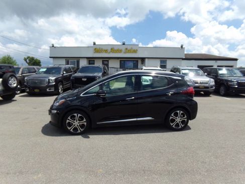 Used 2020 Chevrolet Bolt Premier image 1