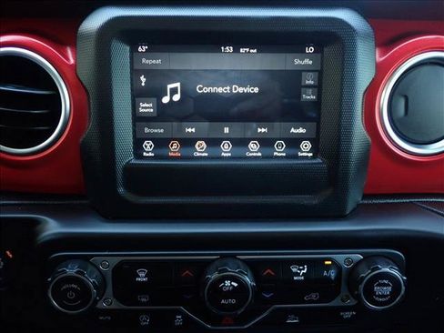 Used 2021 Jeep Gladiator Rubicon w/ Trailer Tow Package AWD/4WD image 15