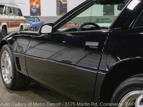 Used 1996 Chevrolet Corvette Coupe RWD image 23