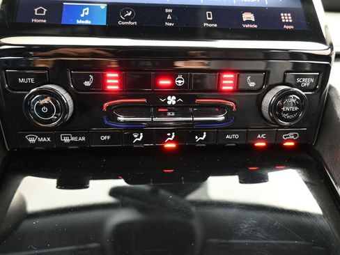 Used 2022 Jeep Grand Cherokee Limited image 26