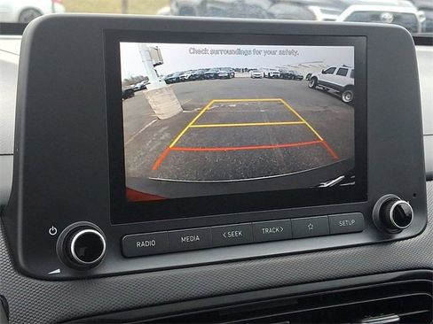 Used 2022 Hyundai Kona SEL w/ Convenience Package image 18