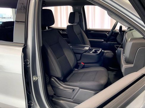 Used 2025 GMC Sierra 1500 Elevation image 16