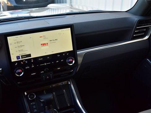 Used 2025 Lexus GX 550 image 38