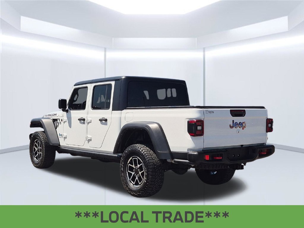 Used 2024 Jeep Gladiator Rubicon w/ Convenience Group AWD/4WD image 3