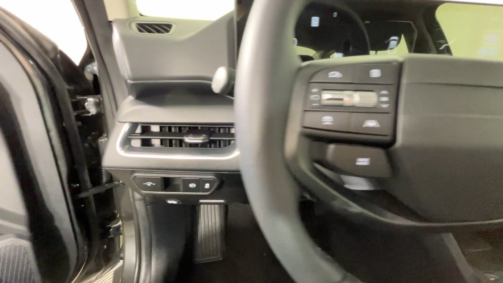 Used 2025 Kia K4 EX FWD image 32