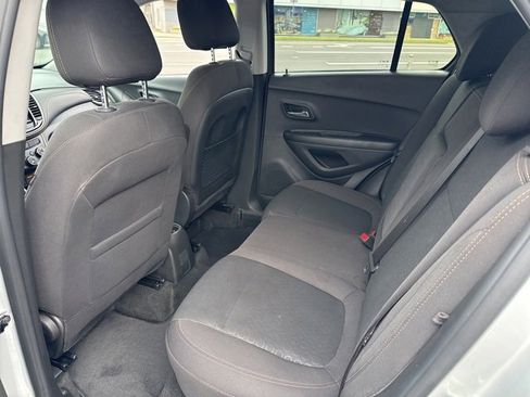 Used 2021 Chevrolet Trax LS w/ Tint and Cruise Package image 5