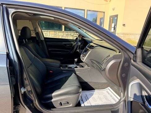 Used 2017 Nissan Altima 3.5 SL FWD image 13
