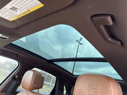 Used 2021 Porsche Cayenne S image 18