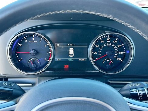 Used 2024 Kia Carnival LX image 12