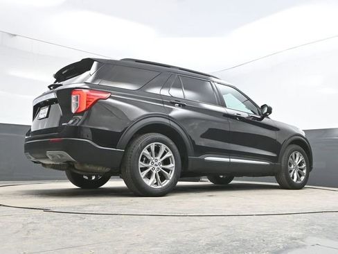 Used 2022 Ford Explorer XLT w/ Equipment Group 202A image 35