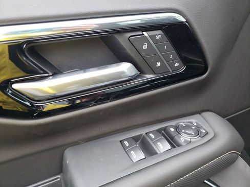 New 2026 Chevrolet Suburban Premier image 11