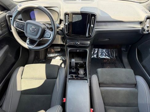 Certified 2023 Volvo XC40 Recharge Ultimate w/ Protection Package Premier AWD/4WD image 12