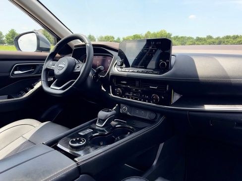 Used 2023 Nissan Rogue Platinum w/ Platinum Premium Package AWD/4WD image 30