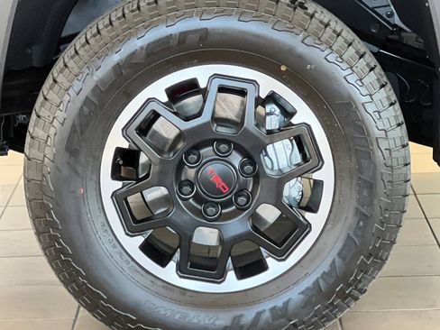 Certified 2026 Toyota Tacoma TRD Off-Road AWD/4WD image 25