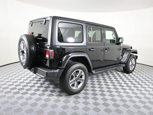 Used 2022 Jeep Wrangler Unlimited Sahara w/ Dual Top Group image 6