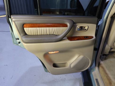 Used 2005 Lexus LX 470 4WD image 33