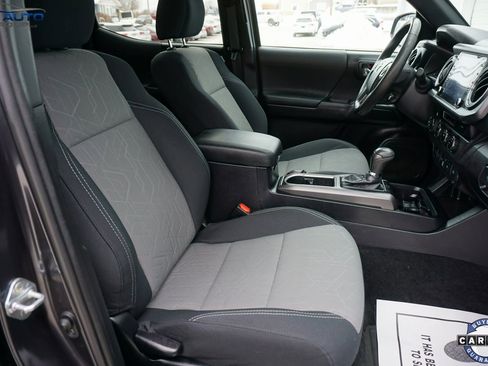 Used 2021 Toyota Tacoma TRD Off-Road w/ Technology Package image 22