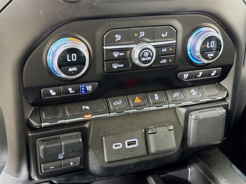 Used 2023 GMC Sierra 2500 AT4 w/ AT4 Preferred Package image 14