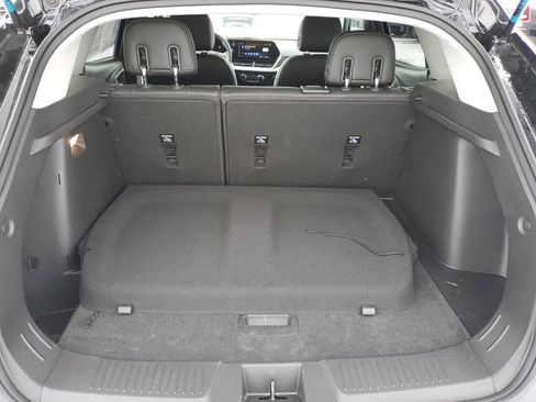 Used 2025 Chevrolet Trax LT w/ LT Convenience Package image 35