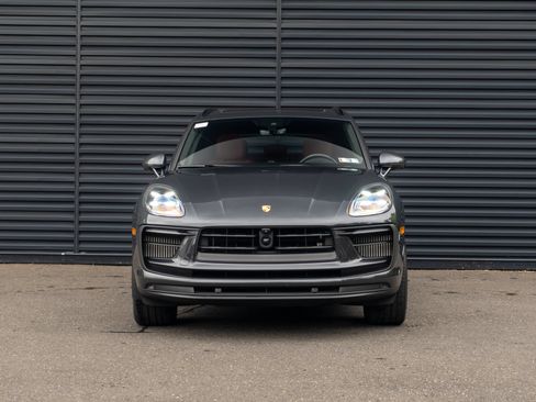 Certified 2024 Porsche Macan S AWD/4WD image 11
